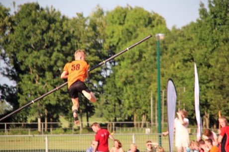 Canal pole vault: photograph by Peter van der Sluijs