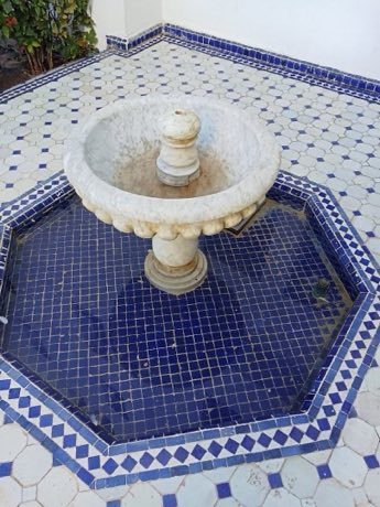 Zellij tile mosaic: photograph by Samira hiba