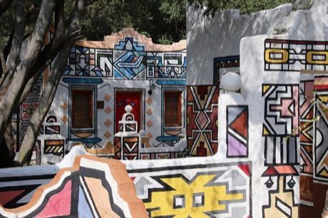 Ndebele geometric wall painting: photograph by Angela Abel