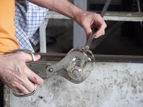 Glassblowing: photograph by Wknight94
