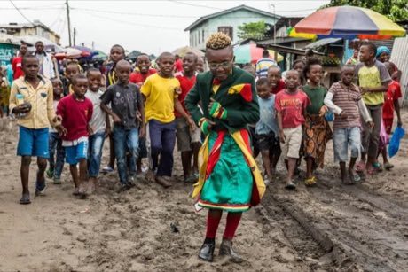 La Sape dress-up parade: photograph by Kani Beat