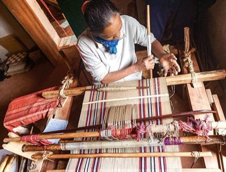 Malagasy lamba silk weaving: photograph by RAKOTOBLUE