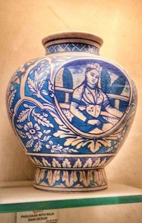 Jaipur blue pottery painting: photograph by Neek-Theri