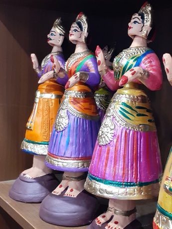 Thanjavur dancing doll: photograph by Sindugab