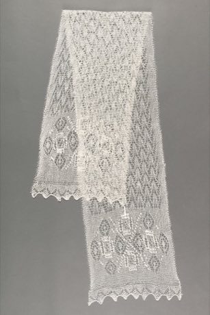 Haapsalu lace shawl knitting: photograph by Eesti Rahva Muuseum