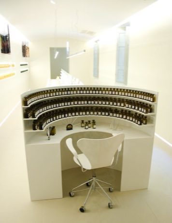 Perfumer's Organ: photograph by Taco Ekkel