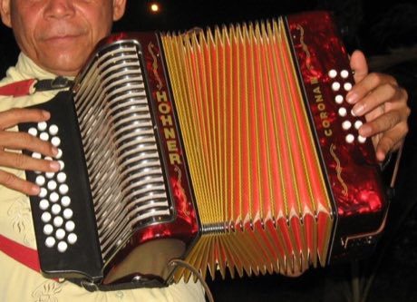 Vallenato accordion trio: photograph by Jdvillalobos