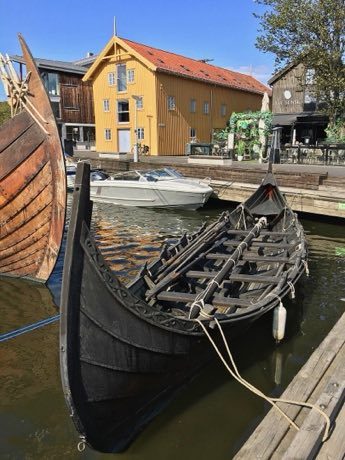 Clinker Boat Building: photograph by Wolfmann