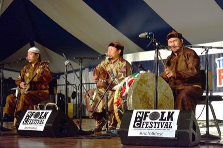 Tuvan Throat Singing: photograph by AjarnRichard