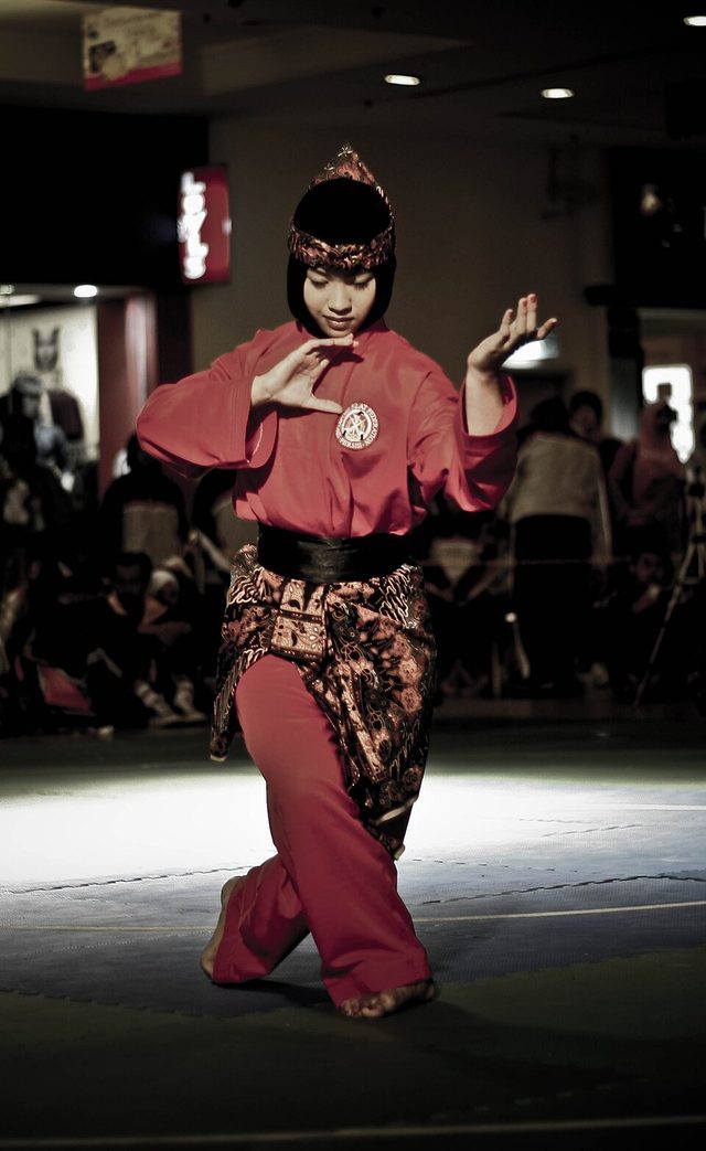 Silat Melayu: photograph by Zaki Razali .