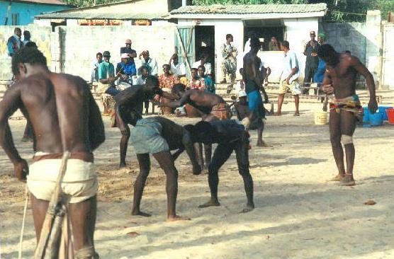 Traditional wrestling: photograph by uploader Atamari has eMail-contact with the photograph „ sachara “