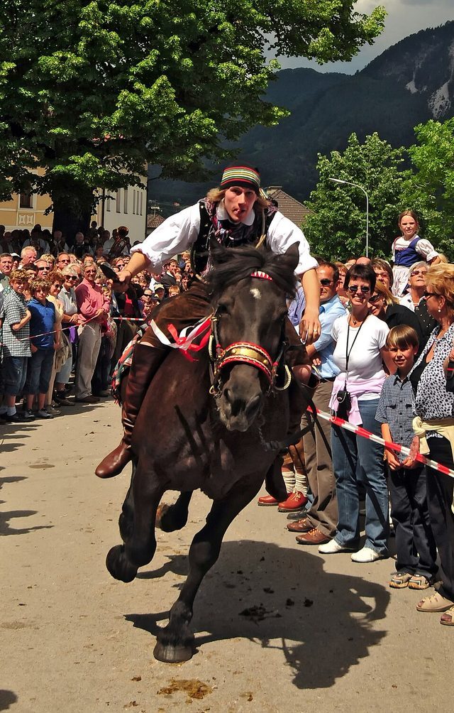 Slovene quintain: photograph by Michael Gäbler