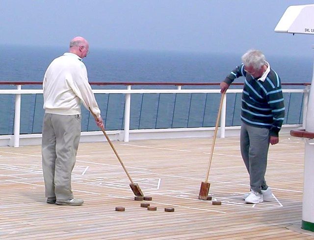 Table shuffleboard: photograph by Hassocks5489 at English Wikipedia