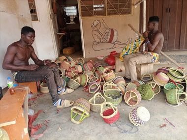 Bolga Basket Weaver: photograph by Dnshitobu