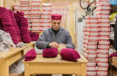 Chechia Felt-Cap Workshop: photograph by IssamBarhoumi