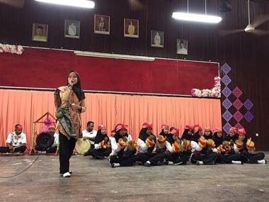 Dikir barat: photograph by SMK SERI MAHKOTA