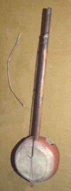 Fula Riti One-String Fiddle: photograph by Metropolitan Museum of Art