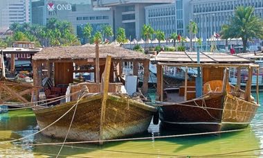 Gulf Dhow Hull Builder: photograph by Larry Johnson @ Flickr