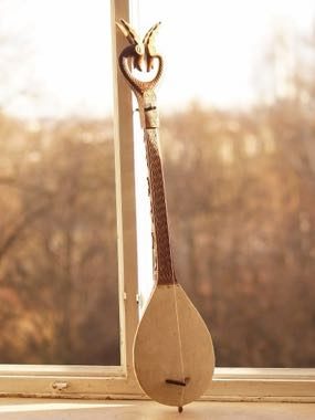 Gusle Bow and Verse: photograph by Orjen