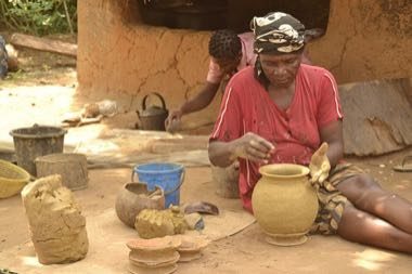 Ikpu Ite Coil Pot: photograph by Chukwukajustice