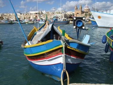 Luzzu Boat Painter: photograph by Fiontain