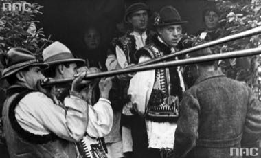Trembita: photograph by Unknown prewar photographers