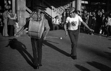 Chinchinero Drum Walk: photograph by Carlos Ebert from São Paulo, BrazilGRU