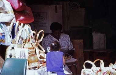 Bahamian Straw Plaiting: photograph by Rüdiger Stehn