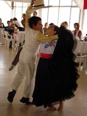 Marinera Norteña: photograph by Miguel Vera León from Santiago, Chile