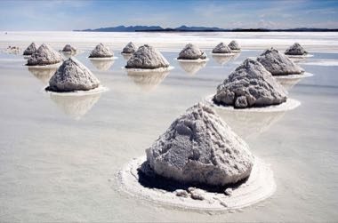 Uyuni Salt Harvest: photograph by Luca Galuzzi (Lucag), edit by Trialsanderrors