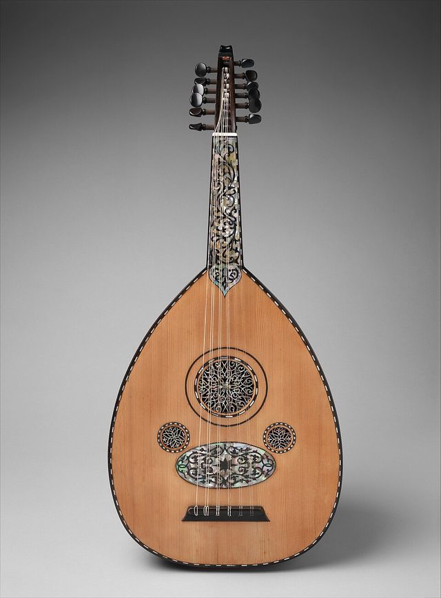 Oud: photograph by Creator:Manol (Emmanuel Venios)